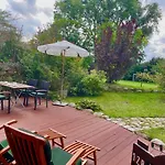 Ein-steinwurf-zum-ostseestrand-ferienwohnung-martha-mit-terrasse *