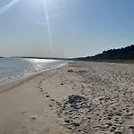 Ein-steinwurf-zum-ostseestrand-ferienwohnung-martha-mit-terrasse アパート *