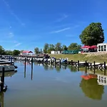 Ein-steinwurf-zum-ostseestrand-ferienwohnung-martha-mit-terrasse Appartamento *