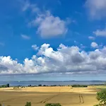 アパート Ein-steinwurf-zum-ostseestrand-ferienwohnung-martha-mit-terrasse