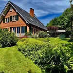Ein-steinwurf-zum-ostseestrand-ferienwohnung-martha-mit-terrasse アパート