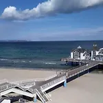 Ein-steinwurf-zum-ostseestrand-ferienwohnung-martha-mit-terrasse *