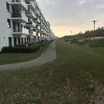 Ein-steinwurf-zum-ostseestrand-ferienwohnung-martha-mit-terrasse グロヴェ