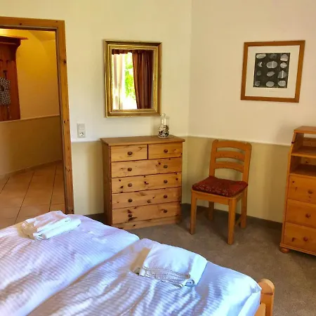 Apartmán Ein-steinwurf-zum-ostseestrand-ferienwohnung-martha-mit-terrasse *