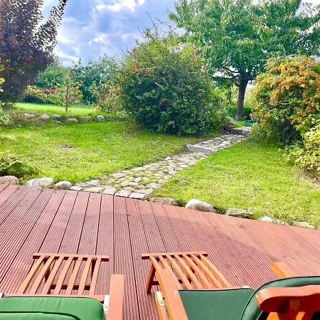 Apartmán Ein-steinwurf-zum-ostseestrand-ferienwohnung-martha-mit-terrasse Glowe