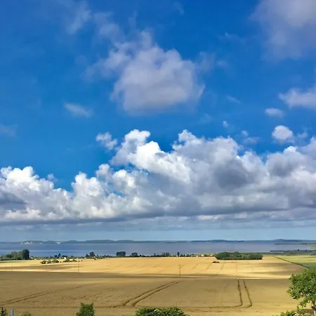 Апартаменты Ein-steinwurf-zum-ostseestrand-ferienwohnung-martha-mit-terrasse