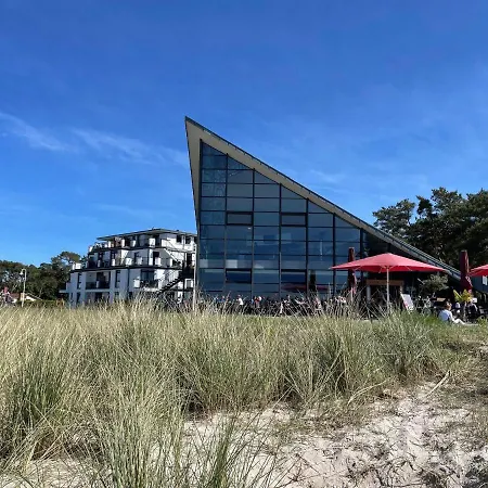 Ein-steinwurf-zum-ostseestrand-ferienwohnung-martha-mit-terrasse Апартаменты Глове