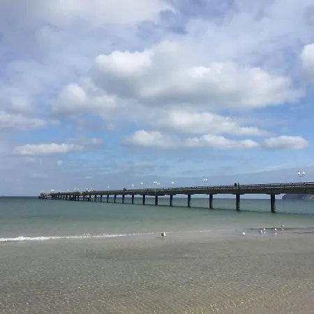 Апартаменты Ein-steinwurf-zum-ostseestrand-ferienwohnung-martha-mit-terrasse Глове