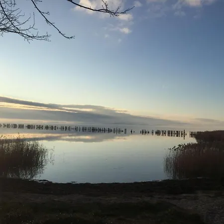 Апартаменты Ein-steinwurf-zum-ostseestrand-ferienwohnung-martha-mit-terrasse Глове