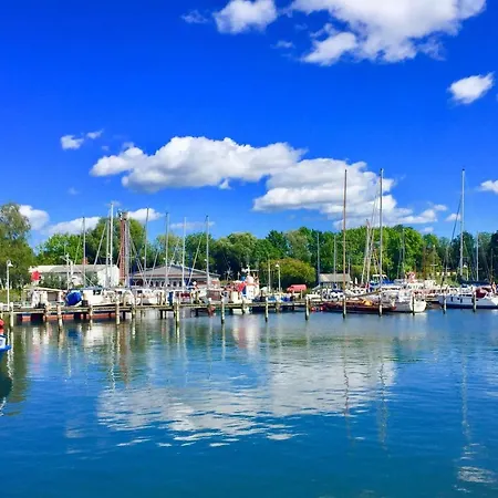 Апартаменты Ein-steinwurf-zum-ostseestrand-ferienwohnung-martha-mit-terrasse *