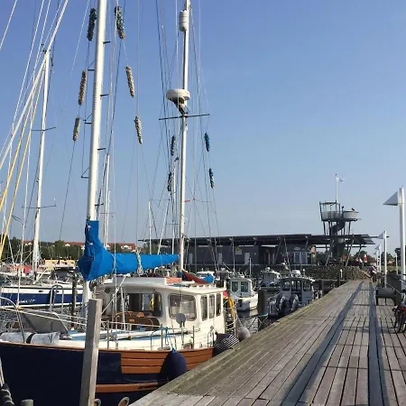 Apartmán Ein-steinwurf-zum-ostseestrand-ferienwohnung-martha-mit-terrasse