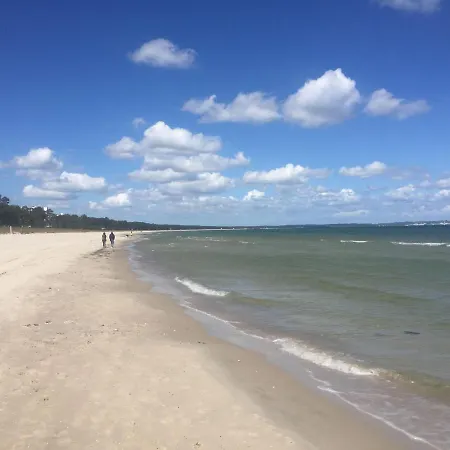 Ein-steinwurf-zum-ostseestrand-ferienwohnung-martha-mit-terrasse Апартаменты *