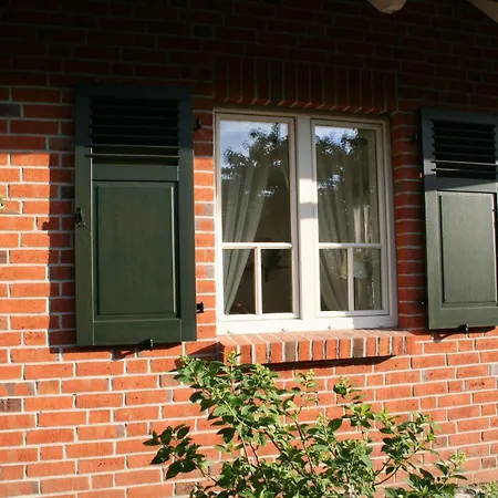 Апартаменты Ein-steinwurf-zum-ostseestrand-ferienwohnung-martha-mit-terrasse *